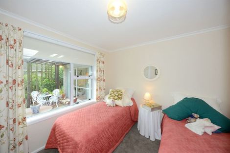 Photo of property in 33 Tintern Avenue, Avonhead, Christchurch, 8042