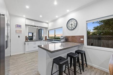 Photo of property in 22 Morrow Avenue, Bucklands Beach, Auckland, 2012