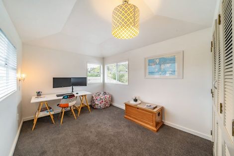 Photo of property in 18 Pempsey Street, Silverstream, Upper Hutt, 5019