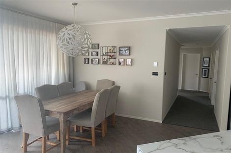 Photo of property in 9 Grove Way, Riverhead, 0820