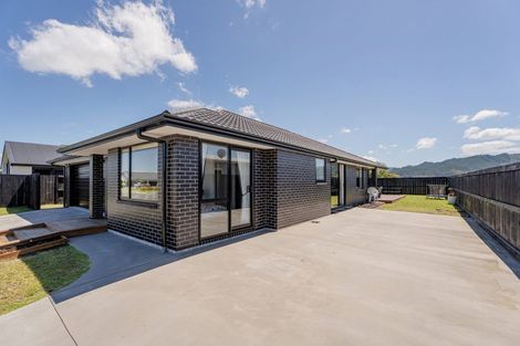 Photo of property in 10 Onerere Drive, Whitianga, 3510