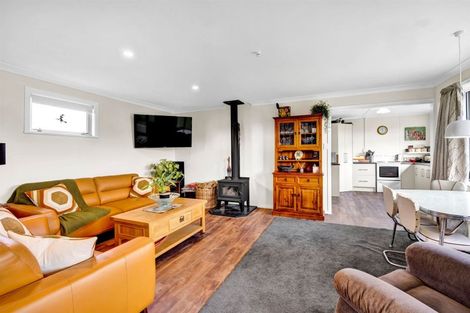Photo of property in 15 Auroa Road, Otakeho, Hawera, 4678
