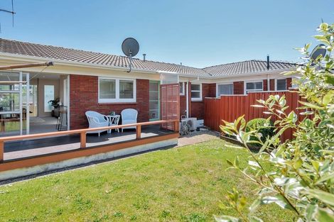 Photo of property in 2/6 Waterloo Road, Milford, Auckland, 0620