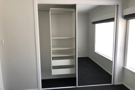 Photo of property in 82 Exmouth Road, Northcote, Auckland, 0627