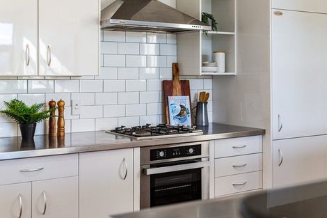 Photo of property in 10 Upland Road, Kelburn, Wellington, 6012