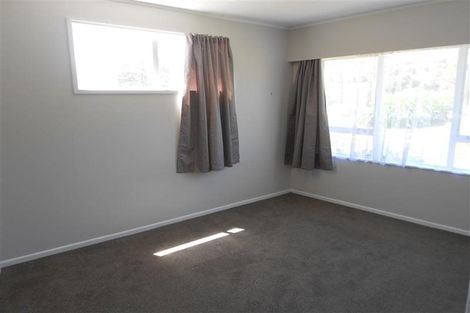 Photo of property in 10f2 Petherick Crescent, Johnsonville, Wellington, 6037