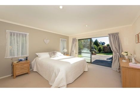 Photo of property in 15 Oldfield Court, Huntington, Hamilton, 3210