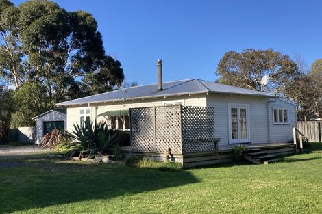 Photo of property in 23 Carruthers Street, Otane, 4202