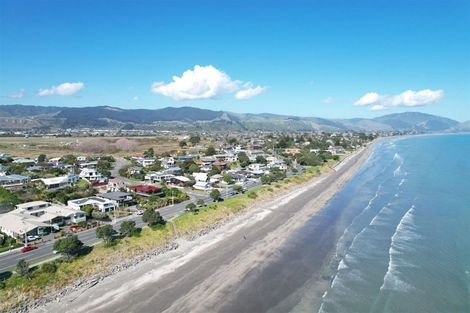 Photo of property in 2 Tahi Road, Paraparaumu Beach, Paraparaumu, 5032