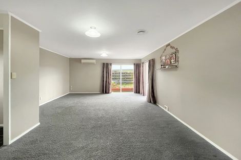 Photo of property in 15 Peppertree Glade, Kelvin Grove, Palmerston North, 4414