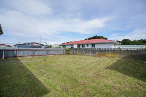 Photo of property in 17 Paisley Street, Kew, Invercargill, 9812