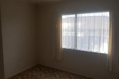 Photo of property in 2/23 Septimus Place, Henderson, Auckland, 0612