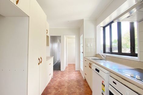 Photo of property in 13 Burlington Place, Manurewa, Auckland, 2102