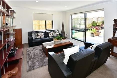 Photo of property in 19 Seamount Drive, Red Beach, 0932