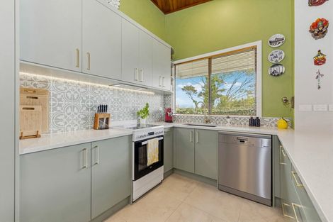 Photo of property in 2/84 West Coast Road, Glen Eden, Auckland, 0602