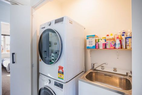 Photo of property in 2 Avon Terrace, Roslyn, Palmerston North, 4414