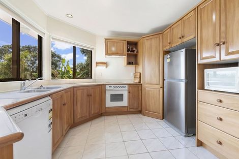 Photo of property in 4 Shakespear Road, Army Bay, Whangaparaoa, 0930
