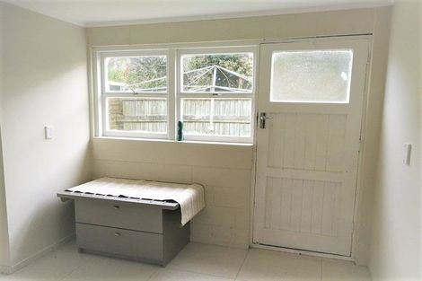 Photo of property in 2/13 Ocean View Road, Hillcrest, Auckland, 0627