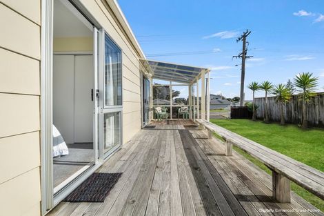 Photo of property in 50 Park Avenue, Waitarere Beach, Levin, 5510