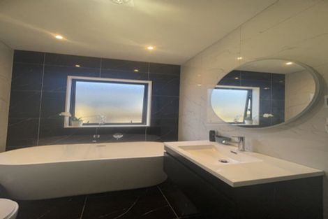 Photo of property in 10 Selwyn Downs Lane, Opaheke, Papakura, 2113