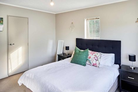 Photo of property in 22 Thimble Lane, Whitby, Porirua, 5024