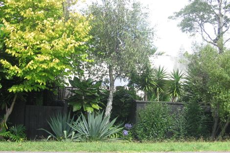 Photo of property in 4b Belmont Terrace, Milford, Auckland, 0620