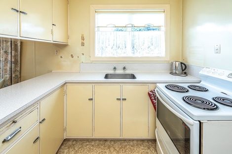 Photo of property in 16 Laird Street, Castlecliff, Whanganui, 4501