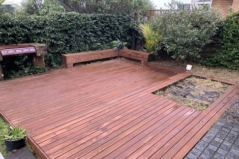 Photo of property in 1/11 Ballater Place, Highland Park, Auckland, 2010