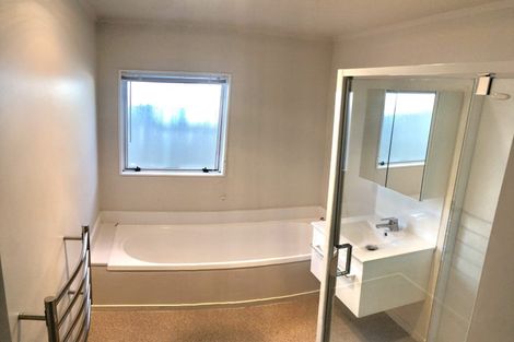 Photo of property in 1 Macalister Place, Miramar, Wellington, 6022