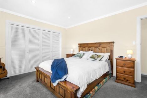 Photo of property in 188 Forest Hill Road, Waiatarua, Auckland, 0612