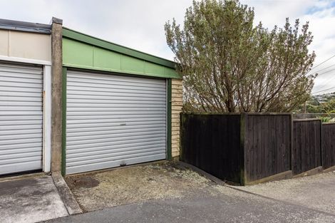 Photo of property in 20 Miles Crescent, Newlands, Wellington, 6037