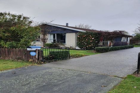 Photo of property in 12 Malabar Crescent, Broomfield, Christchurch, 8042