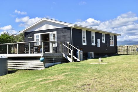 Photo of property in 60 Sarah Street, Waikawa Beach, Manakau, 5573