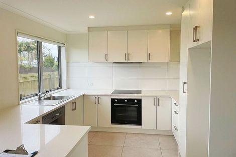 Photo of property in 5c Barberry Lane, Te Atatu Peninsula, 0610