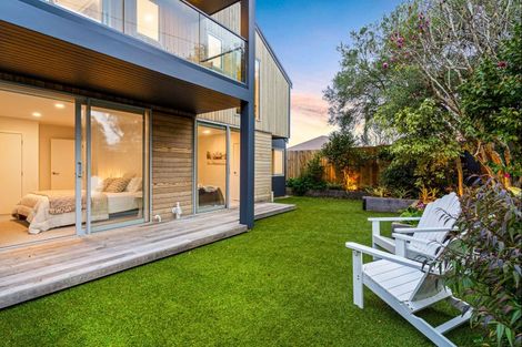 Photo of property in 2/43 Princes Street, Northcote Point, Auckland, 0627