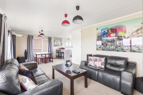 Photo of property in 29 Melandra Road, Stanmore Bay, Whangaparaoa, 0932