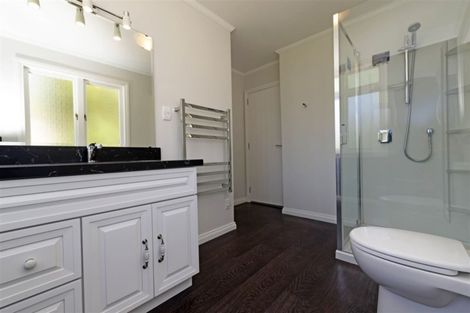 Photo of property in 25 Taupaki Road, Taupaki, Henderson, 0782