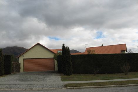 Photo of property in 110 Beacon Point Road, Wanaka, 9305
