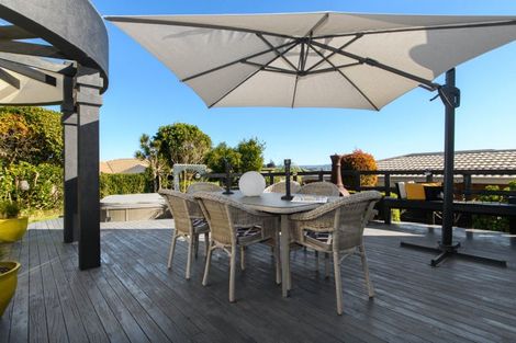 Photo of property in 5 Downing Place, Welcome Bay, Tauranga, 3112