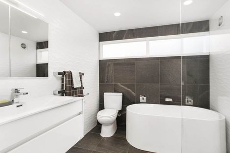 Photo of property in 14 Mahoe Road, Titirangi, Auckland, 0604