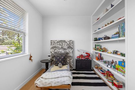 Photo of property in 121 Taikata Road, Te Atatu Peninsula, Auckland, 0610