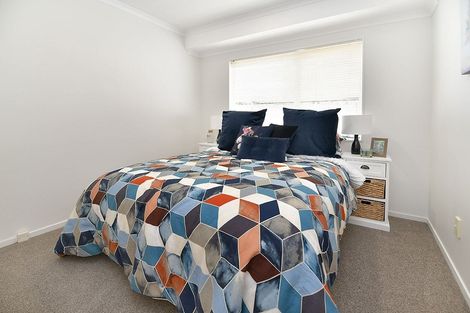 Photo of property in 106 Lakeside Drive, Orewa, 0931