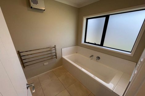 Photo of property in 6 Rayner Way, Glen Avon, New Plymouth, 4312
