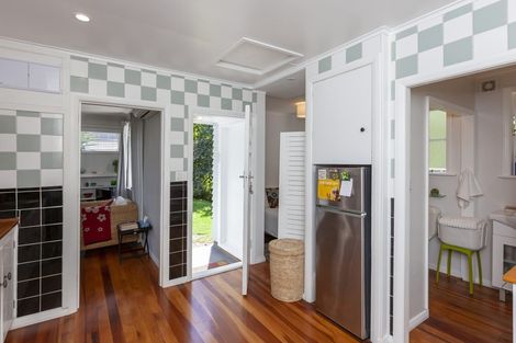 Photo of property in 46 Glen Road, Raumati South, Paraparaumu, 5032
