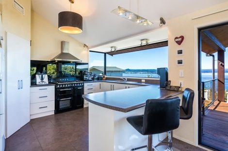 Photo of property in 74 Wakeman Road, Acacia Bay, Taupo, 3330