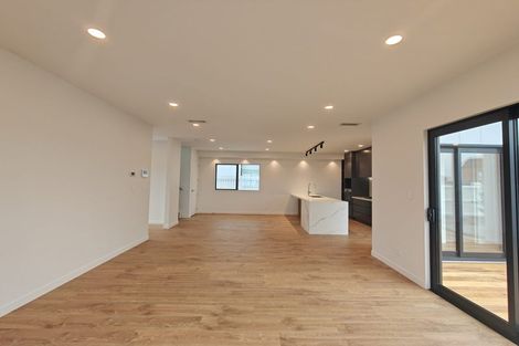 Photo of property in 1 Pukeko Road, Hobsonville, 0616