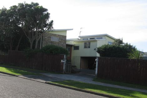 Photo of property in 1 Taupiri Crescent, Titahi Bay, Porirua, 5022
