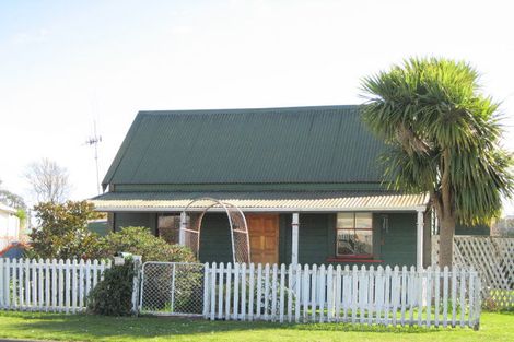 Photo of property in 22 Robert Street, Marton, 4710