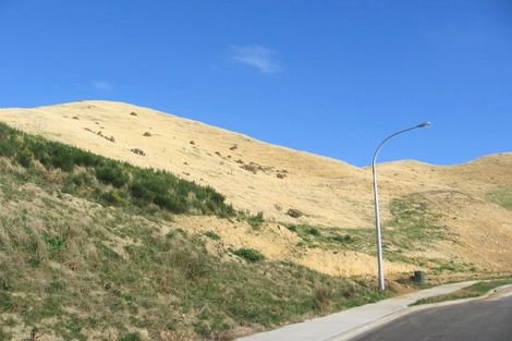 Photo of property in 17 Comber Place, Johnsonville, Wellington, 6037