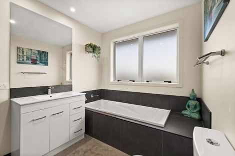 Photo of property in 204 Eskridge Drive, Eskdale, Napier, 4182